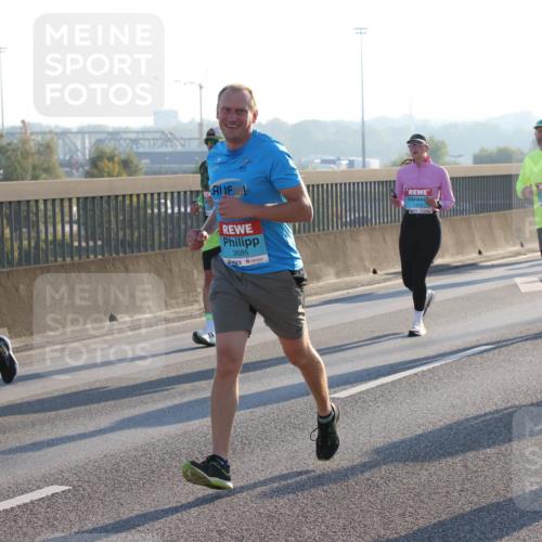 03.10.2025 - Köhlbrandbrückenlauf Lena Gebhardt http://msf.ph/oto/9059808 03.10.2025 09:19:01 Position 1 3585, 1409 meine-sportfotos.de