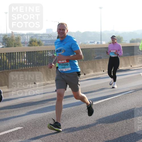 03.10.2025 - Köhlbrandbrückenlauf Lena Gebhardt http://msf.ph/oto/9059822 03.10.2025 09:19:01 Position 1 1172, 3585, 1409 meine-sportfotos.de