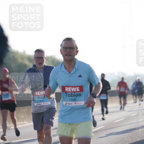 03.10.2025 - Köhlbrandbrückenlauf Jannik Wohlers http://msf.ph/oto/9059858 03.10.2025 09:14:32 Position 3 1617, 1639 meine-sportfotos.de