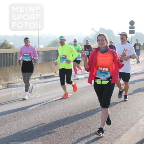 03.10.2025 - Köhlbrandbrückenlauf Lena Gebhardt http://msf.ph/oto/9059871 03.10.2025 09:19:02 Position 1 1409, 1473, 3197 meine-sportfotos.de