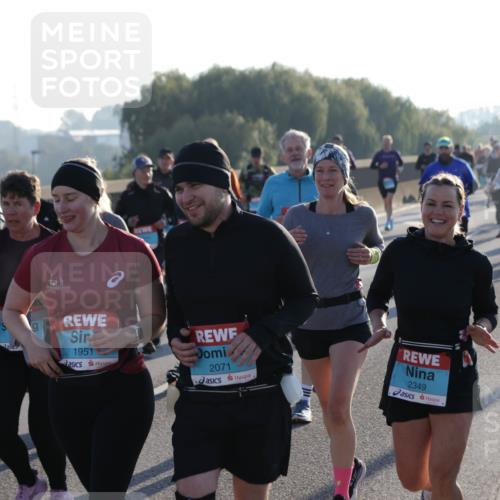 03.10.2025 - Köhlbrandbrückenlauf Jannik Wohlers http://msf.ph/oto/9059891 03.10.2025 09:22:24 Position 3 1951, 2071, 2349 meine-sportfotos.de