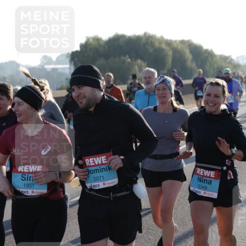 03.10.2025 - Köhlbrandbrückenlauf Jannik Wohlers http://msf.ph/oto/9059903 03.10.2025 09:22:24 Position 3 2700, 1951, 2071, 2349 meine-sportfotos.de