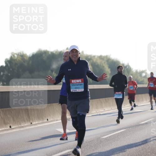 03.10.2025 - Köhlbrandbrückenlauf Jannik Wohlers http://msf.ph/oto/9059932 03.10.2025 09:14:34 Position 3 2843, 1118 meine-sportfotos.de