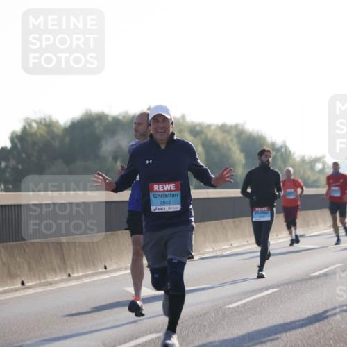 03.10.2025 - Köhlbrandbrückenlauf Jannik Wohlers http://msf.ph/oto/9059939 03.10.2025 09:14:34 Position 3 2843, 1, 1118 meine-sportfotos.de