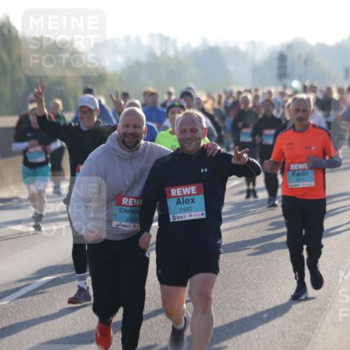 03.10.2025 - Köhlbrandbrückenlauf Jannik Wohlers http://msf.ph/oto/9059942 03.10.2025 09:22:27 Position 3 2424, 2460, 3576 meine-sportfotos.de