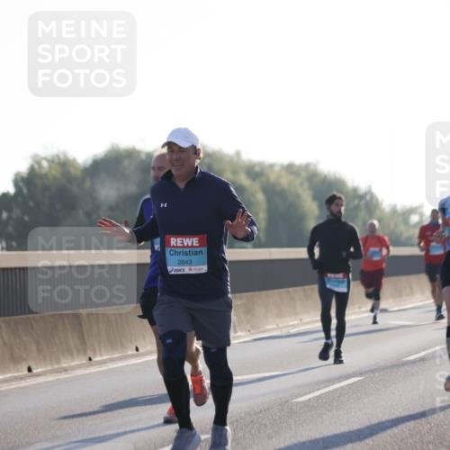 03.10.2025 - Köhlbrandbrückenlauf Jannik Wohlers http://msf.ph/oto/9059961 03.10.2025 09:14:34 Position 3 2843, 1118 meine-sportfotos.de