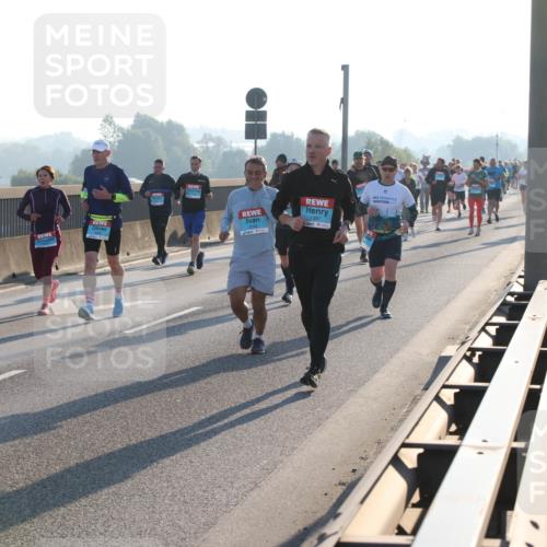 03.10.2025 - Köhlbrandbrückenlauf Lena Gebhardt http://msf.ph/oto/9059983 03.10.2025 09:19:04 Position 1 1397 meine-sportfotos.de