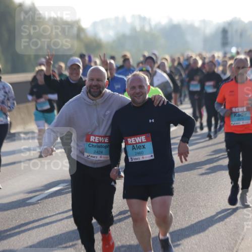 03.10.2025 - Köhlbrandbrückenlauf Jannik Wohlers http://msf.ph/oto/9059987 03.10.2025 09:22:27 Position 3 2424, 2460, 3576 meine-sportfotos.de