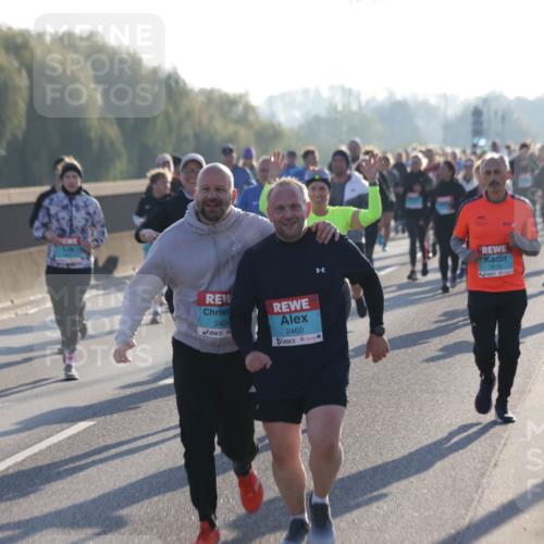 03.10.2025 - Köhlbrandbrückenlauf Jannik Wohlers http://msf.ph/oto/9060019 03.10.2025 09:22:28 Position 3 2424, 2460, 3576 meine-sportfotos.de