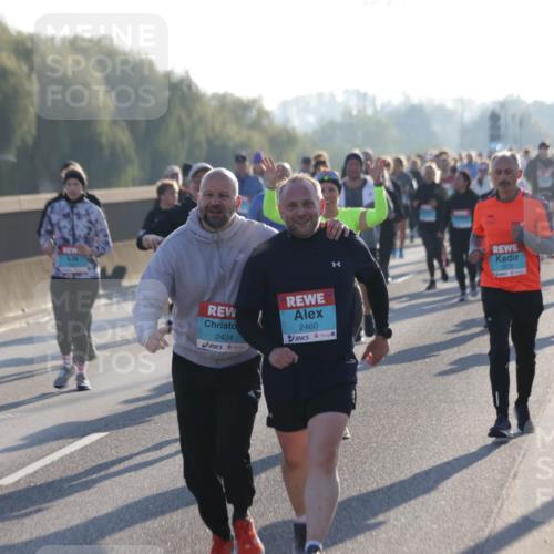 03.10.2025 - Köhlbrandbrückenlauf Jannik Wohlers http://msf.ph/oto/9060032 03.10.2025 09:22:28 Position 3 2424, 2460 meine-sportfotos.de