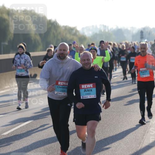 03.10.2025 - Köhlbrandbrückenlauf Jannik Wohlers http://msf.ph/oto/9060040 03.10.2025 09:22:28 Position 3 2424, 2460, 3876 meine-sportfotos.de