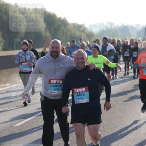 03.10.2025 - Köhlbrandbrückenlauf Jannik Wohlers http://msf.ph/oto/9060067 03.10.2025 09:22:28 Position 3 2424, 2460, 3576 meine-sportfotos.de