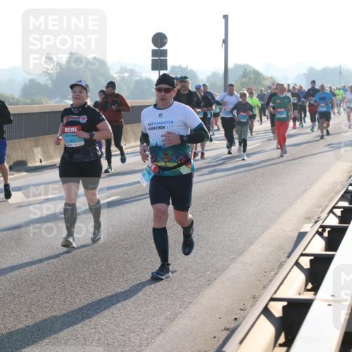 03.10.2025 - Köhlbrandbrückenlauf Lena Gebhardt http://msf.ph/oto/9060069 03.10.2025 09:19:06 Position 1 3011 meine-sportfotos.de