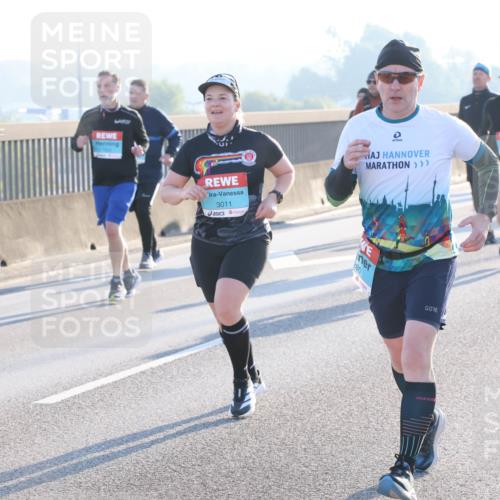 03.10.2025 - Köhlbrandbrückenlauf Lena Gebhardt http://msf.ph/oto/9060100 03.10.2025 09:19:07 Position 1 3011, 280 meine-sportfotos.de