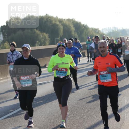 03.10.2025 - Köhlbrandbrückenlauf Jannik Wohlers http://msf.ph/oto/9060125 03.10.2025 09:22:31 Position 3 2072, 2907, 3576 meine-sportfotos.de