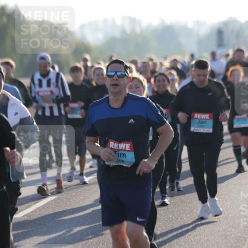 03.10.2025 - Köhlbrandbrückenlauf Jannik Wohlers http://msf.ph/oto/9060165 03.10.2025 09:22:33 Position 3 1877, 4, 655, 3395 meine-sportfotos.de