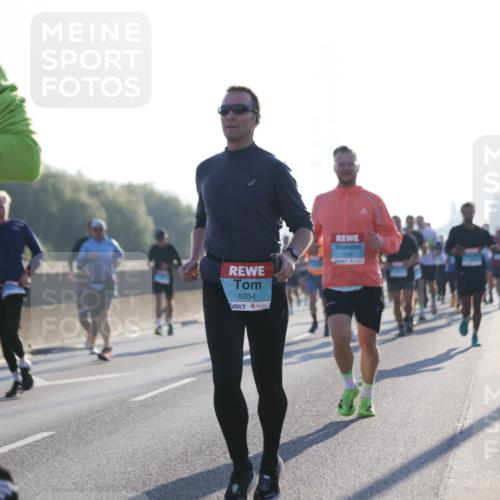 03.10.2025 - Köhlbrandbrückenlauf Jannik Wohlers http://msf.ph/oto/9060255 03.10.2025 09:14:43 Position 3 1054 meine-sportfotos.de