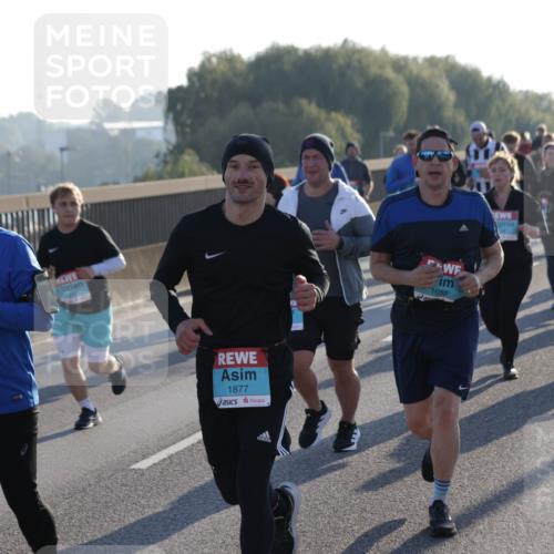 03.10.2025 - Köhlbrandbrückenlauf Jannik Wohlers http://msf.ph/oto/9060276 03.10.2025 09:22:34 Position 3 3231, 1877, 1655 meine-sportfotos.de