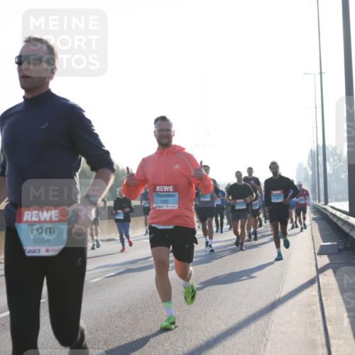 03.10.2025 - Köhlbrandbrückenlauf Jannik Wohlers http://msf.ph/oto/9060295 03.10.2025 09:14:44 Position 3 1054, 1292 meine-sportfotos.de