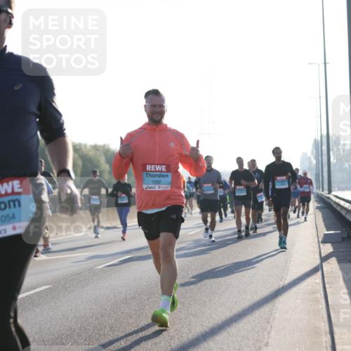 03.10.2025 - Köhlbrandbrückenlauf Jannik Wohlers http://msf.ph/oto/9060313 03.10.2025 09:14:44 Position 3 1054, 1292 meine-sportfotos.de