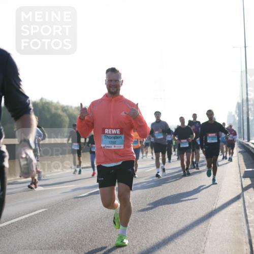 03.10.2025 - Köhlbrandbrückenlauf Jannik Wohlers http://msf.ph/oto/9060336 03.10.2025 09:14:45 Position 3 1054, 1292 meine-sportfotos.de