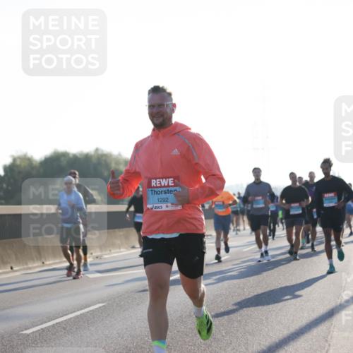 03.10.2025 - Köhlbrandbrückenlauf Jannik Wohlers http://msf.ph/oto/9060353 03.10.2025 09:14:45 Position 3 1292 meine-sportfotos.de