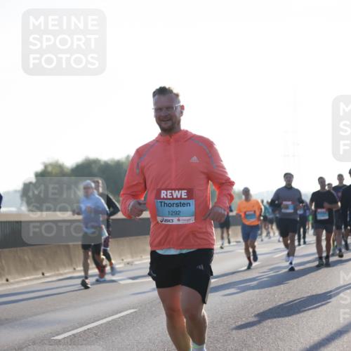 03.10.2025 - Köhlbrandbrückenlauf Jannik Wohlers http://msf.ph/oto/9060365 03.10.2025 09:14:45 Position 3 1292 meine-sportfotos.de