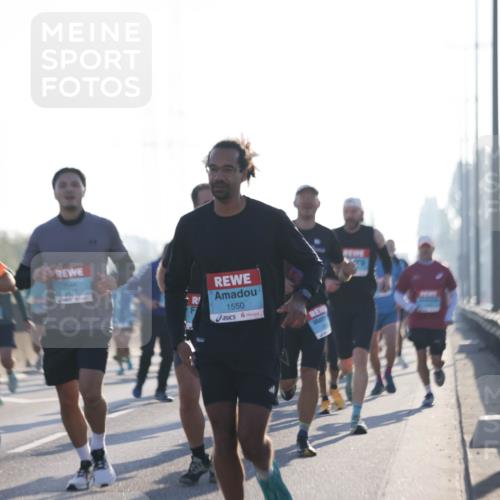 03.10.2025 - Köhlbrandbrückenlauf Jannik Wohlers http://msf.ph/oto/9060403 03.10.2025 09:14:46 Position 3 3817, 1550 meine-sportfotos.de