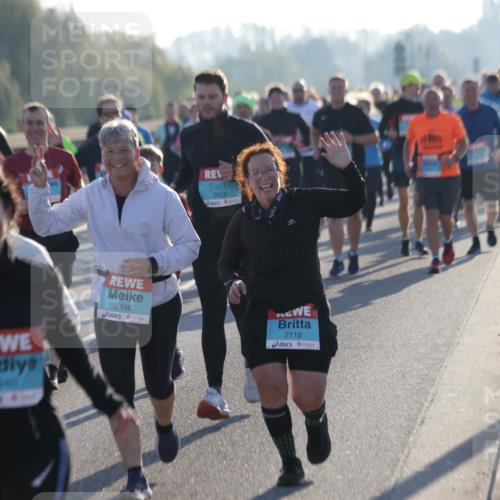 03.10.2025 - Köhlbrandbrückenlauf Jannik Wohlers http://msf.ph/oto/9060404 03.10.2025 09:22:38 Position 3 3826, 1940, 2436, 2116 meine-sportfotos.de