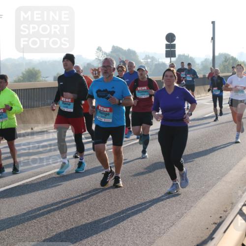 03.10.2025 - Köhlbrandbrückenlauf Lena Gebhardt http://msf.ph/oto/9060419 03.10.2025 09:19:17 Position 1 1944, 3198, 3188, 1642 meine-sportfotos.de