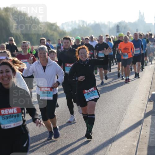 03.10.2025 - Köhlbrandbrückenlauf Jannik Wohlers http://msf.ph/oto/9060425 03.10.2025 09:22:38 Position 3 218, 1940, 2436, 2116 meine-sportfotos.de