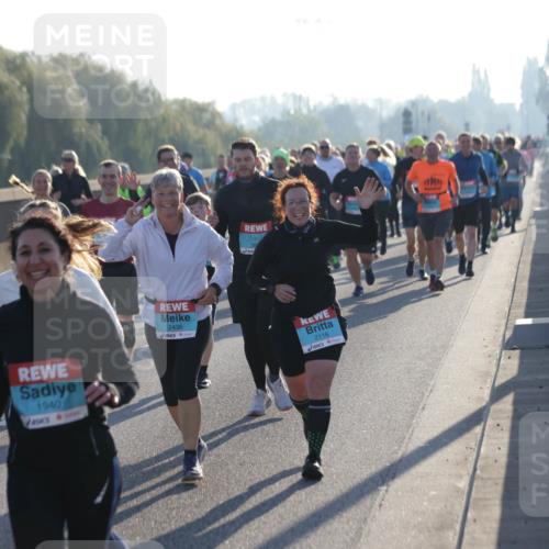 03.10.2025 - Köhlbrandbrückenlauf Jannik Wohlers http://msf.ph/oto/9060431 03.10.2025 09:22:39 Position 3 2218, 1940, 2436, 2116 meine-sportfotos.de
