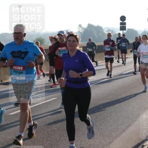 03.10.2025 - Köhlbrandbrückenlauf Lena Gebhardt http://msf.ph/oto/9060449 03.10.2025 09:19:18 Position 1 3188, 1642, 1809 meine-sportfotos.de