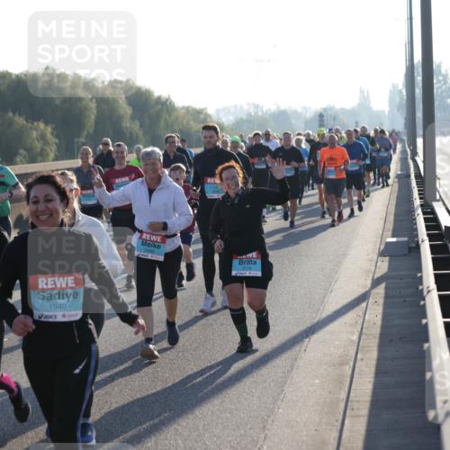 03.10.2025 - Köhlbrandbrückenlauf Jannik Wohlers http://msf.ph/oto/9060452 03.10.2025 09:22:39 Position 3 2218, 1940, 2436, 2116 meine-sportfotos.de