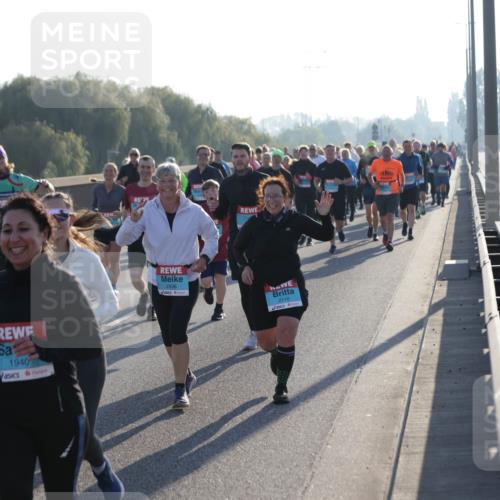 03.10.2025 - Köhlbrandbrückenlauf Jannik Wohlers http://msf.ph/oto/9060483 03.10.2025 09:22:39 Position 3 2218, 1940, 2436, 2116 meine-sportfotos.de