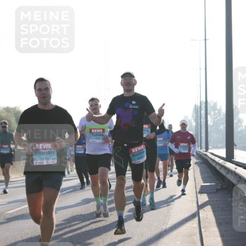 03.10.2025 - Köhlbrandbrückenlauf Jannik Wohlers http://msf.ph/oto/9060535 03.10.2025 09:14:49 Position 3 3817, 24, 1146, 1226, 10, 2962 meine-sportfotos.de
