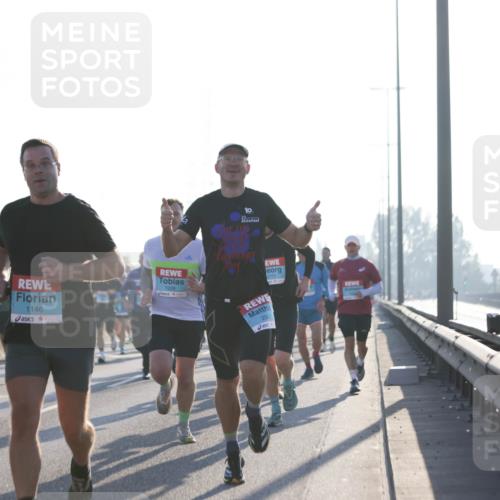 03.10.2025 - Köhlbrandbrückenlauf Jannik Wohlers http://msf.ph/oto/9060557 03.10.2025 09:14:49 Position 3 24, 1146, 1226, 10 meine-sportfotos.de