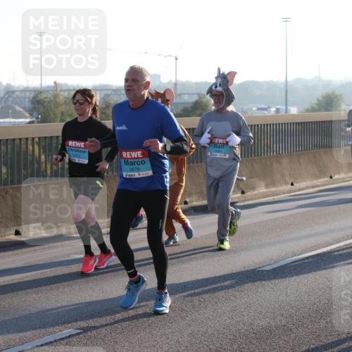 03.10.2025 - Köhlbrandbrückenlauf Lena Gebhardt http://msf.ph/oto/9060563 03.10.2025 09:19:20 Position 1 1413, 3679, 1289, 2743, 12, 1401 meine-sportfotos.de