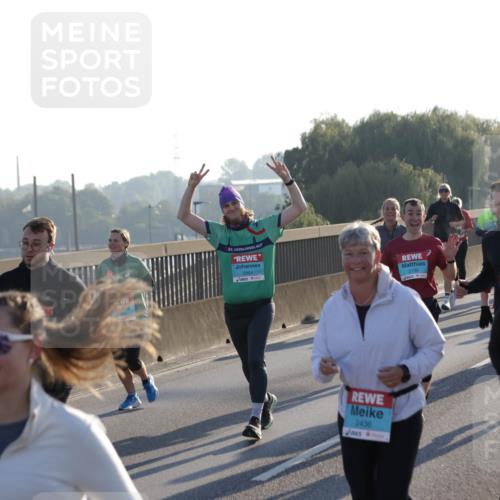 03.10.2025 - Köhlbrandbrückenlauf Jannik Wohlers http://msf.ph/oto/9060565 03.10.2025 09:22:41 Position 3 53, 2864, 2139, 2436, 2116 meine-sportfotos.de