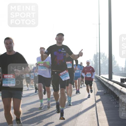 03.10.2025 - Köhlbrandbrückenlauf Jannik Wohlers http://msf.ph/oto/9060566 03.10.2025 09:14:49 Position 3 17, 1146, 10, 2962 meine-sportfotos.de