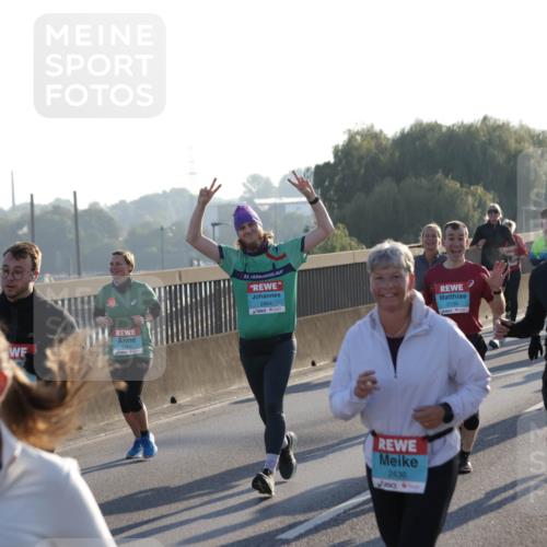 03.10.2025 - Köhlbrandbrückenlauf Jannik Wohlers http://msf.ph/oto/9060569 03.10.2025 09:22:41 Position 3 53, 2864, 2139, 2436, 2116 meine-sportfotos.de