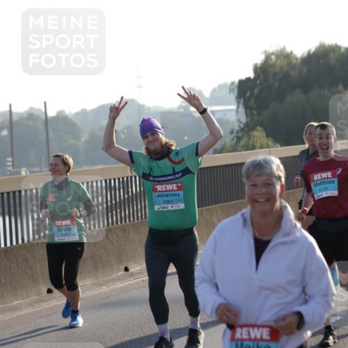 03.10.2025 - Köhlbrandbrückenlauf Jannik Wohlers http://msf.ph/oto/9060603 03.10.2025 09:22:41 Position 3 57, 53, 2864, 2139, 2865 meine-sportfotos.de