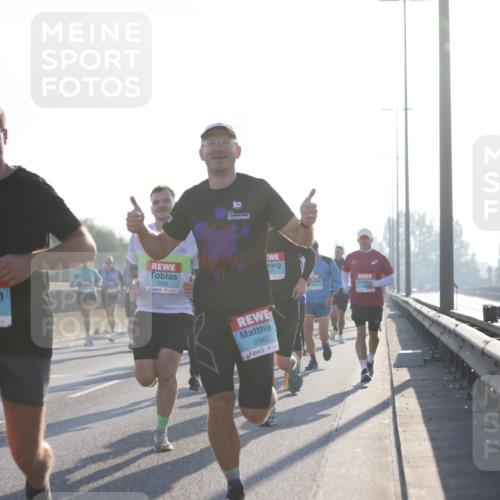 03.10.2025 - Köhlbrandbrückenlauf Jannik Wohlers http://msf.ph/oto/9060615 03.10.2025 09:14:50 Position 3 1146, 1226, 2962 meine-sportfotos.de