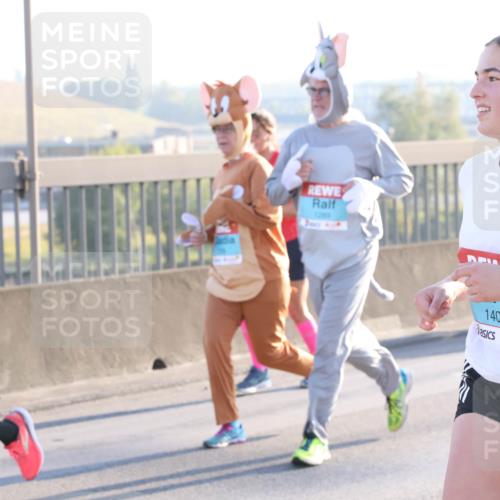 03.10.2025 - Köhlbrandbrückenlauf Lena Gebhardt http://msf.ph/oto/9060628 03.10.2025 09:19:21 Position 1 1209, 1401 meine-sportfotos.de