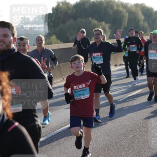 03.10.2025 - Köhlbrandbrückenlauf Jannik Wohlers http://msf.ph/oto/9060632 03.10.2025 09:22:42 Position 3 2141, 1358 meine-sportfotos.de