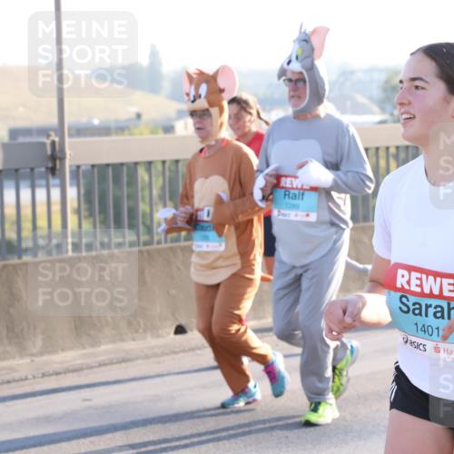 03.10.2025 - Köhlbrandbrückenlauf Lena Gebhardt http://msf.ph/oto/9060646 03.10.2025 09:19:22 Position 1 1289, 1401 meine-sportfotos.de