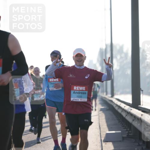 03.10.2025 - Köhlbrandbrückenlauf Jannik Wohlers http://msf.ph/oto/9060684 03.10.2025 09:14:51 Position 3 2777, 1033 meine-sportfotos.de