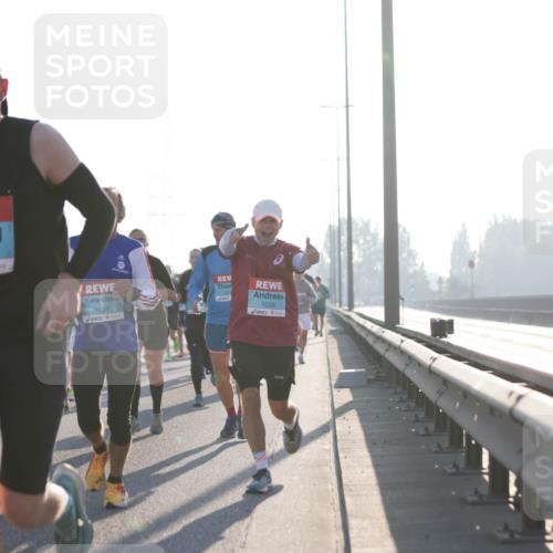 03.10.2025 - Köhlbrandbrückenlauf Jannik Wohlers http://msf.ph/oto/9060725 03.10.2025 09:14:52 Position 3 2777, 1025, 1033, 57 meine-sportfotos.de