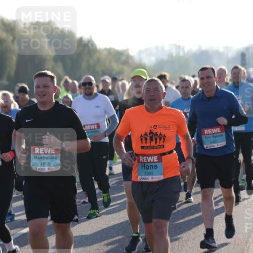 03.10.2025 - Köhlbrandbrückenlauf Jannik Wohlers http://msf.ph/oto/9060740 03.10.2025 09:22:45 Position 3 92, 2617, 1855, 1853, 2451 meine-sportfotos.de