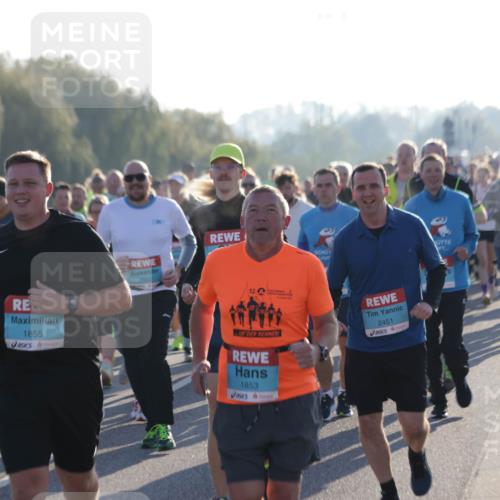 03.10.2025 - Köhlbrandbrückenlauf Jannik Wohlers http://msf.ph/oto/9060753 03.10.2025 09:22:45 Position 3 2617, 1855, 12, 1853, 2451 meine-sportfotos.de